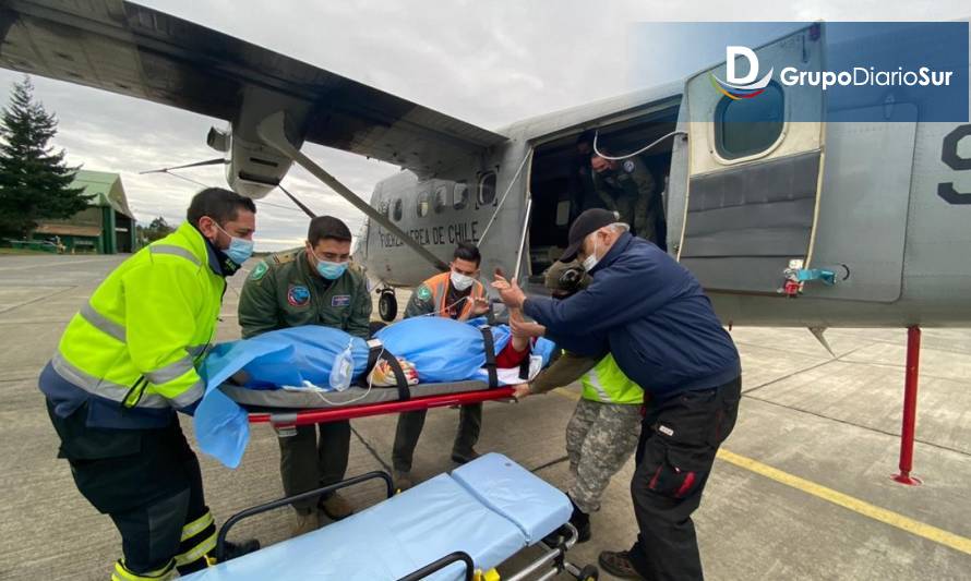 Avión de la Fach trasladó a paciente de urgencia desde Chaitén a Puerto Montt