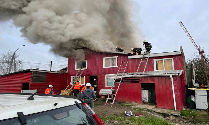 Incendio afectó casa de antiguo vecino de población Muñoz de Puerto Montt