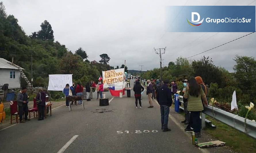 Bloquean Carretera Austral en protesta por seguridad vial en Hualaihué