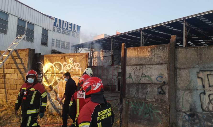 Humo en gimnasio de colegio movilizó a bomberos 