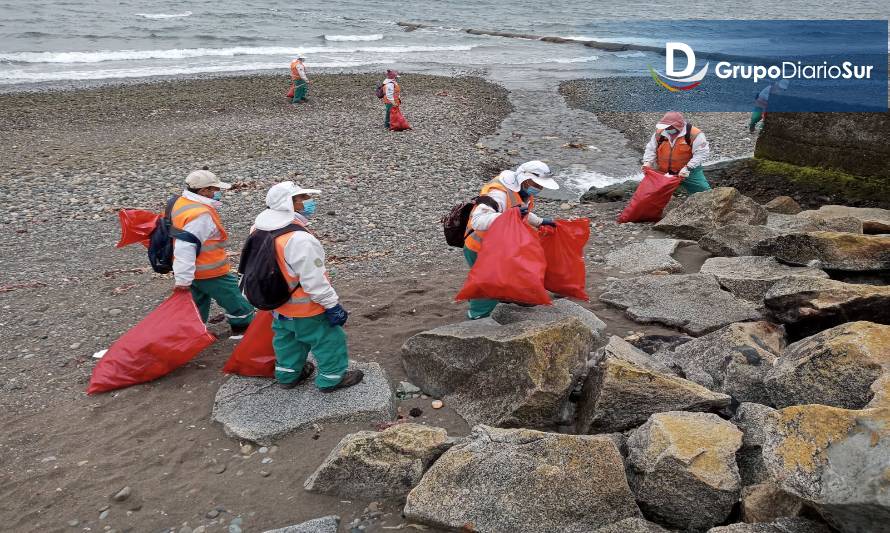 Hasta refrigeradores recogieron como basura en la costanera de Puerto Montt