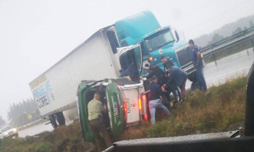 los carabineros quedaron lesionados