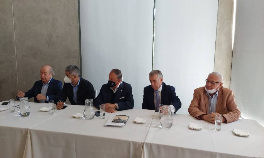 La mesa que integra al Consejo del Transporte