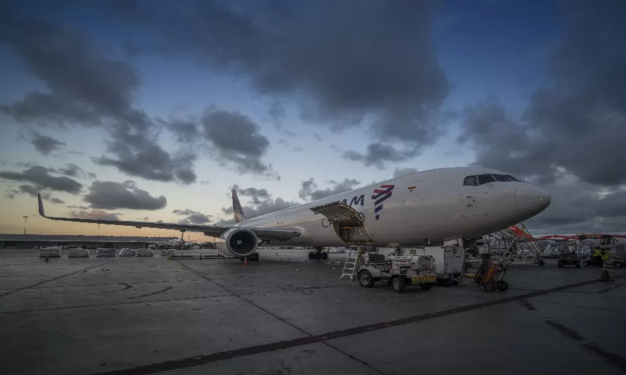 LATAM incorpora nuevo avión carguero y aumenta destinos dentro de Brasil y Colombia 
