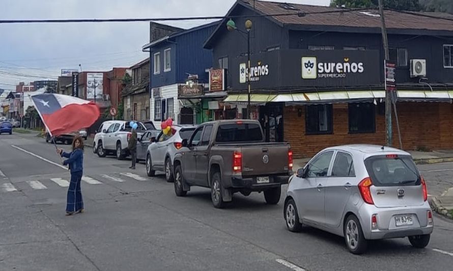 Muchos vecinos históricos y comerciantes del barrio se sumaron a la manifestación