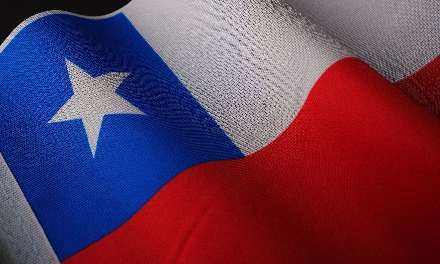 Foto de Engin Akyurt: https://www.pexels.com/es-es/foto/bandera-textil-chile-bandera-nacional-15483599/