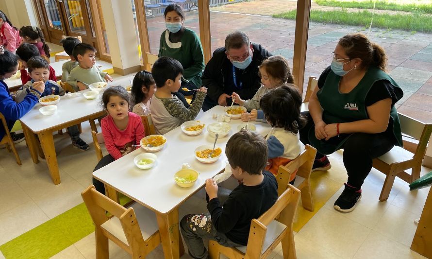 Entregan recomendaciones para mantener una alimentación saludable para los niños durante las Fiestas Patrias