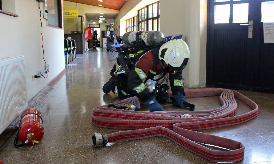 Con simulacros de incendio finaliza formación de brigadas de emergencia en centros de salud primaria