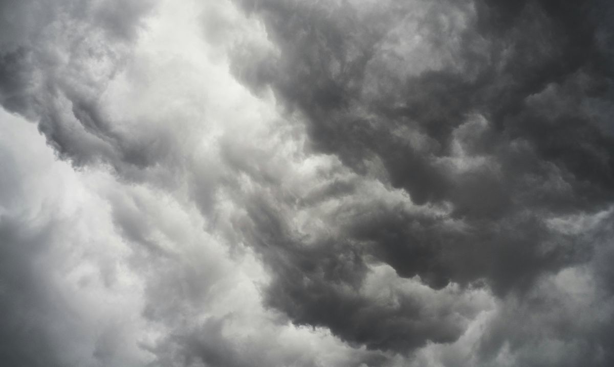 Foto de Pixabay: https://www.pexels.com/es-es/foto/nubes-grises-414659/